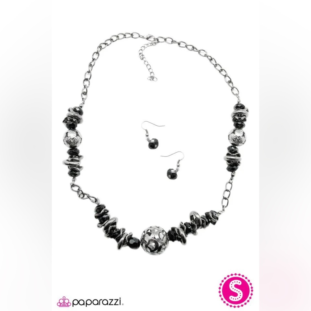 ❤️‍🔥5/$25❤️‍🔥 Rant and Rave Black Necklace - Picture 3 of 3